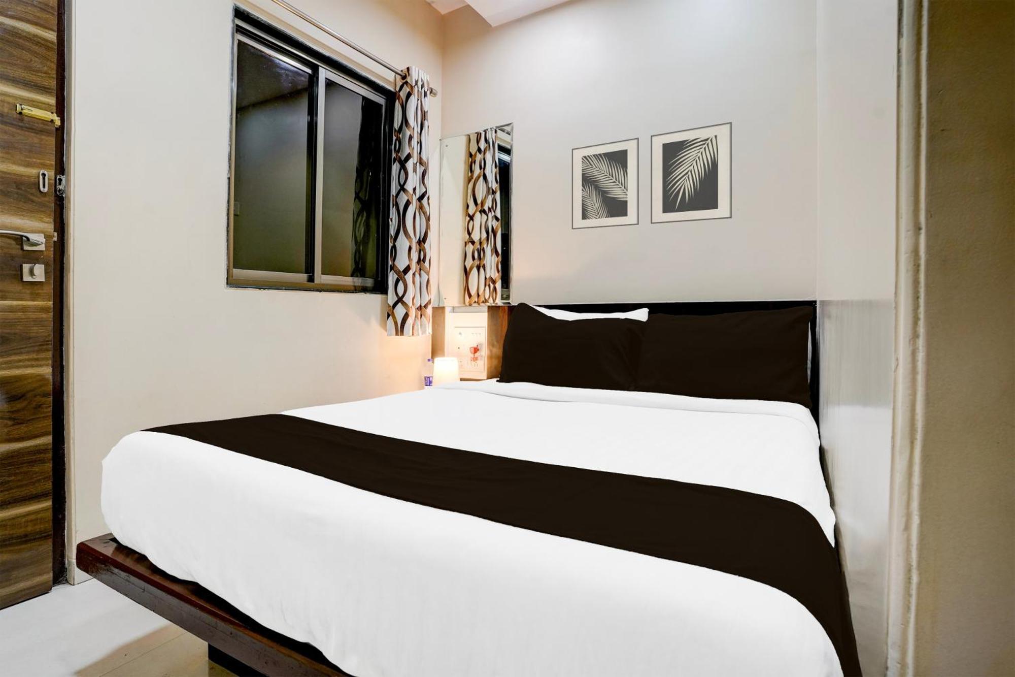 Airport Metro Hotel Мумбаи Экстерьер фото